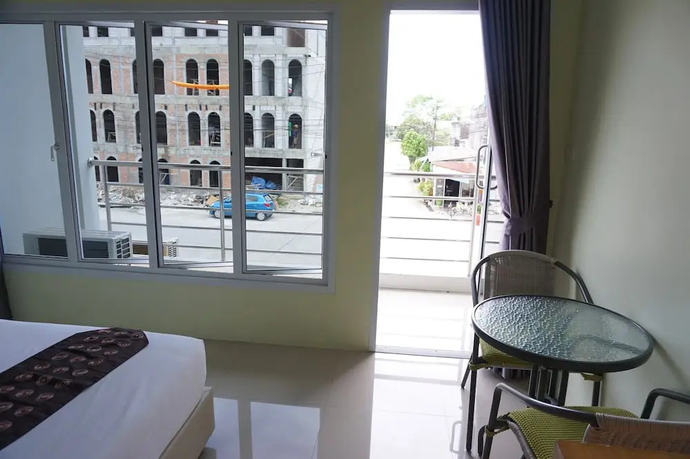 ลูกจ่าปองโฮม Lukjapong Home
