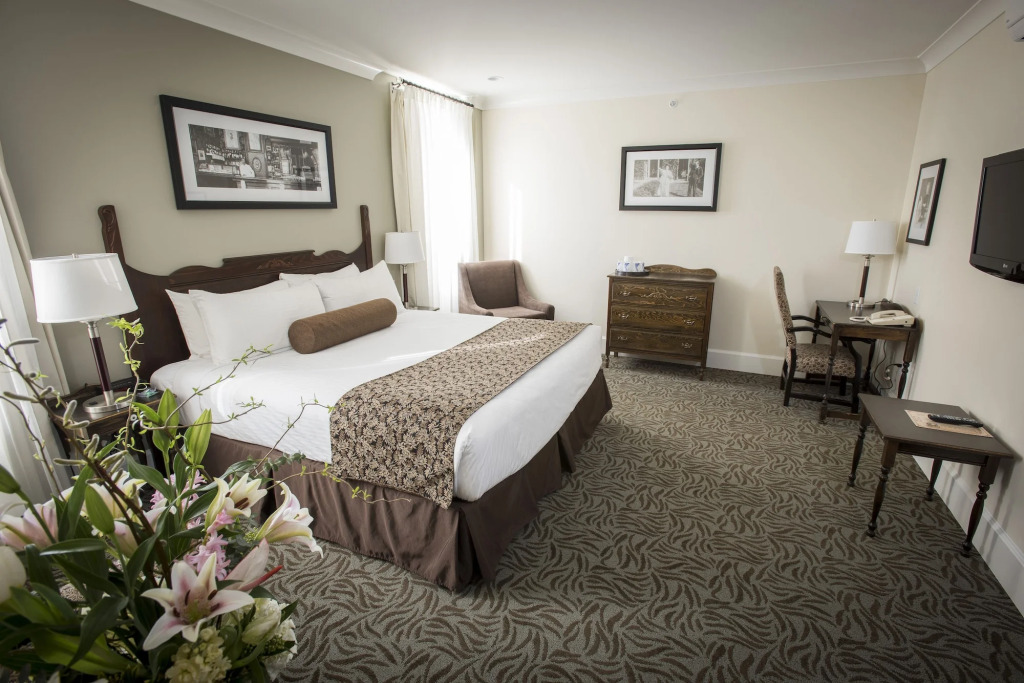 Hume Hotel & Spa