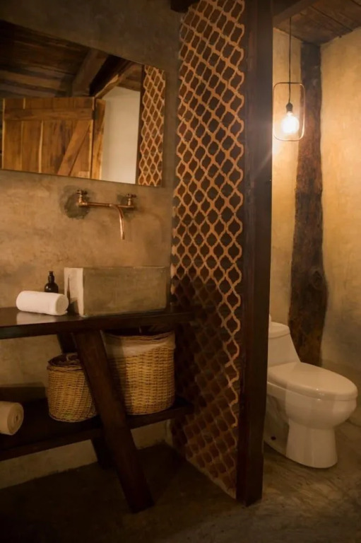 Amor Rooms