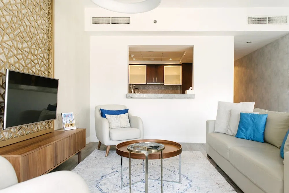 Faraway Homes - Park Island Luxury