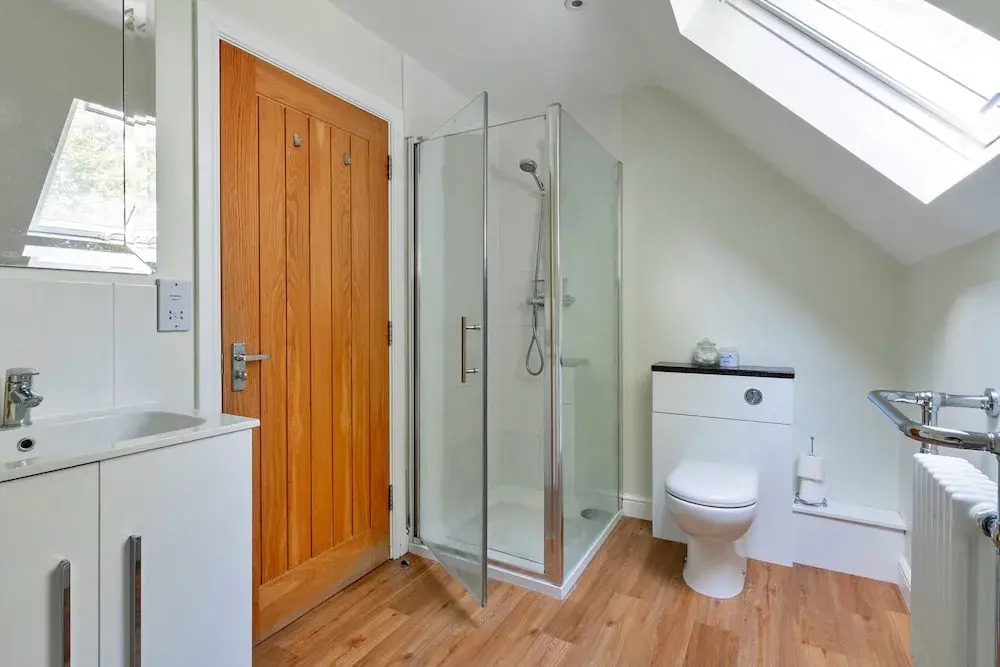 2 Bedroom Cottage in Barton Stacey, No Deposit