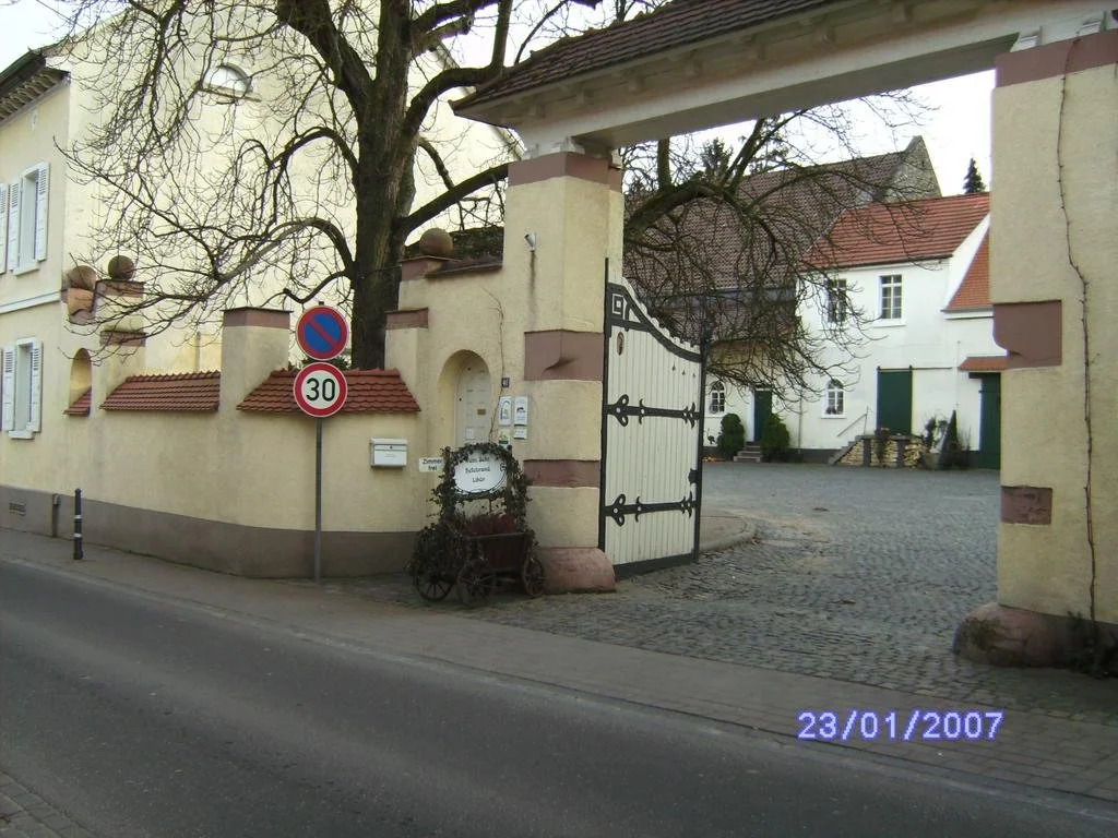 Bio-Weingut, Gästehaus und Kräuterhof