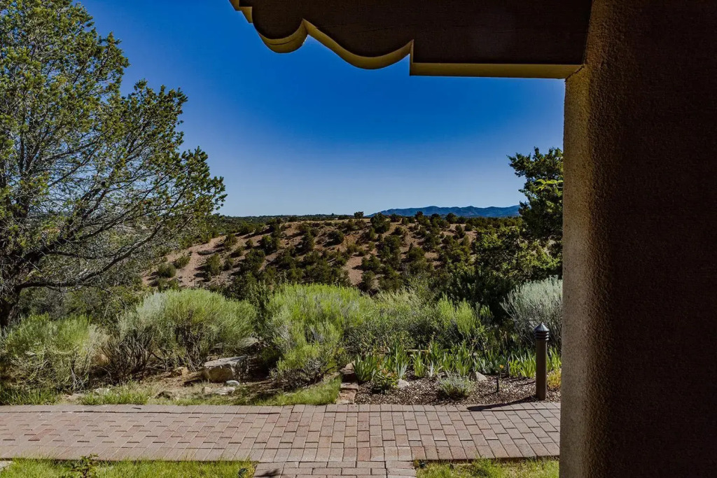 Artist Road #30, 2 Bedrooms, Fireplace, Pool Access, Washer/Dryer, Sleeps 4