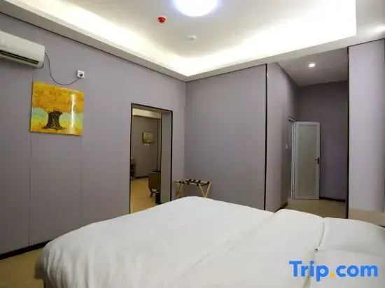 Yining Yimu Business Hotel