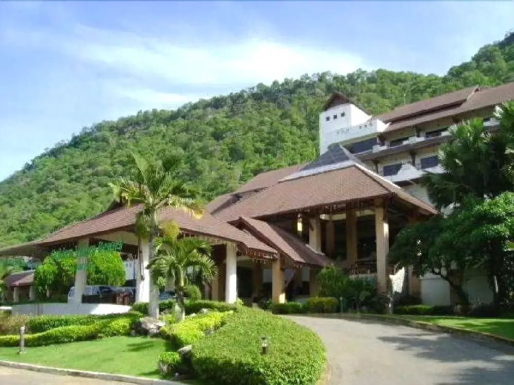 Mandarin Golden Valley Hotel & Spa