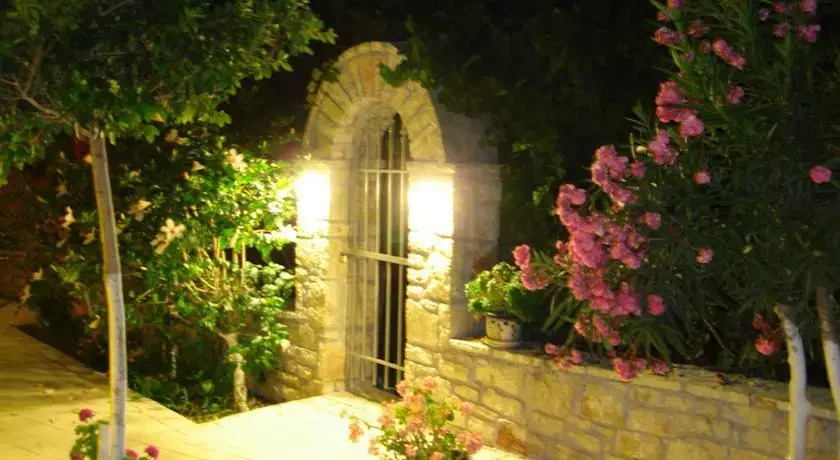 Pansion Koroni LAntic