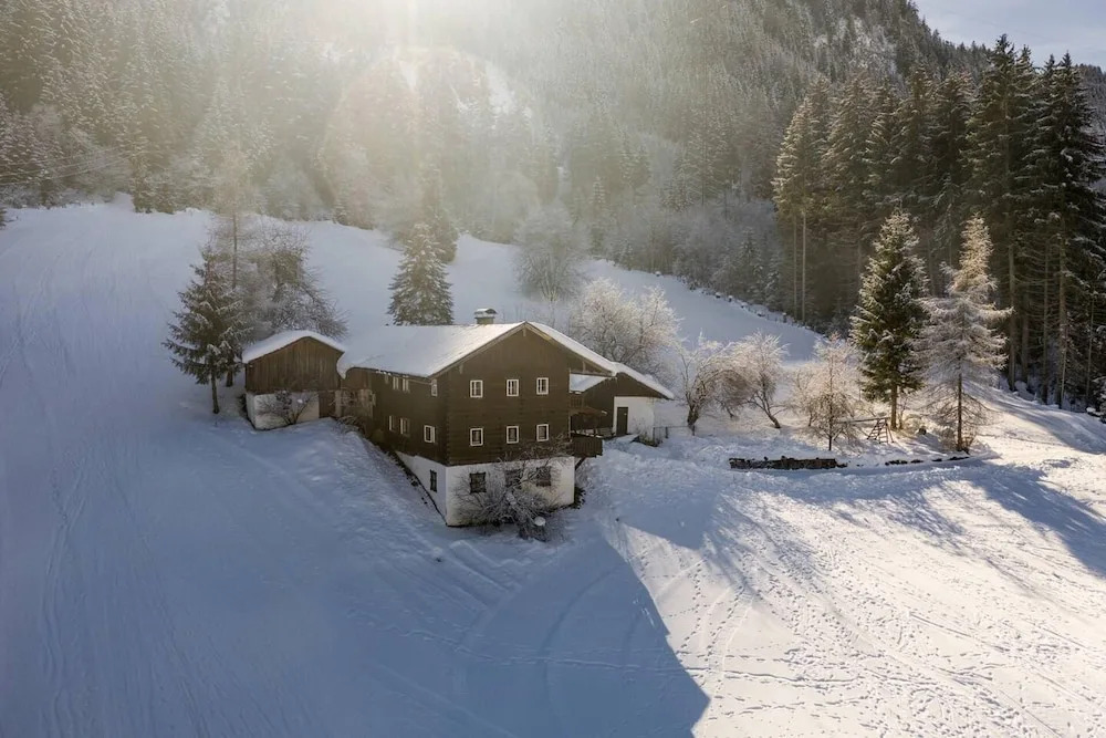 Mountain-view Cottage 15 beds-Pets welcome