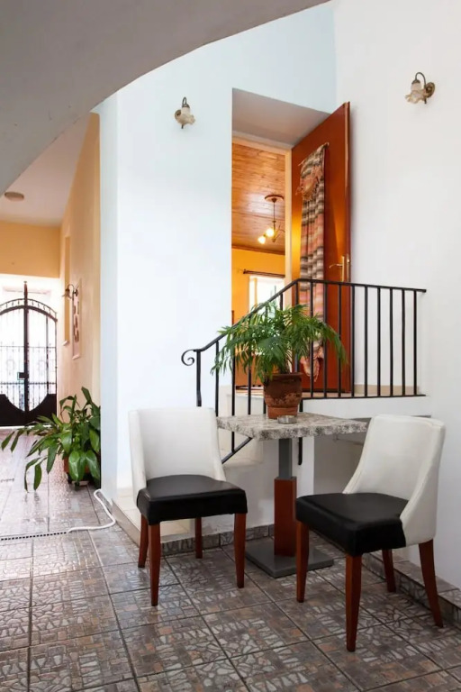 Psyri Neoclassical House w Yard - Free Parking