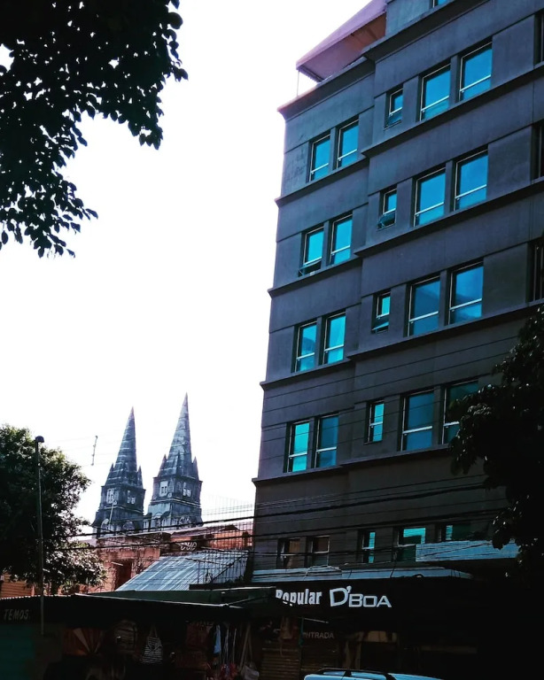 Central Palace Hotel
