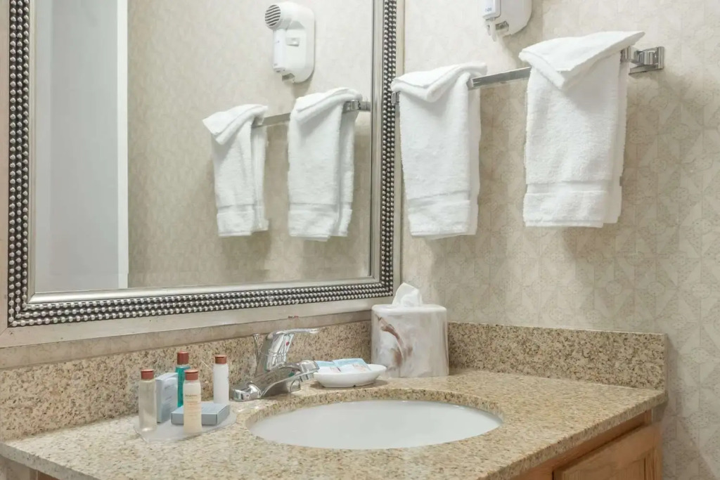 Value Suites Extended Stay - St Louis