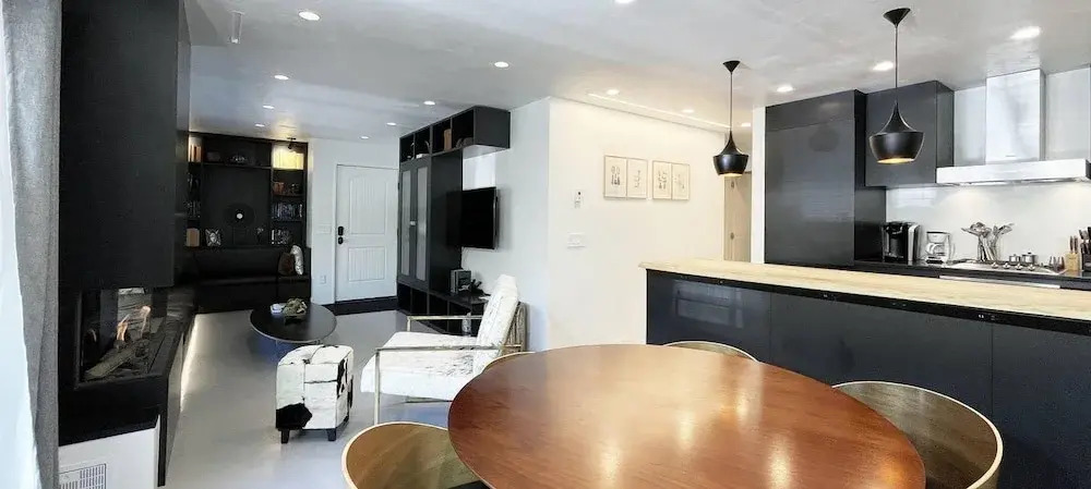 Downtown Modern Creekside by Exceptional Stays