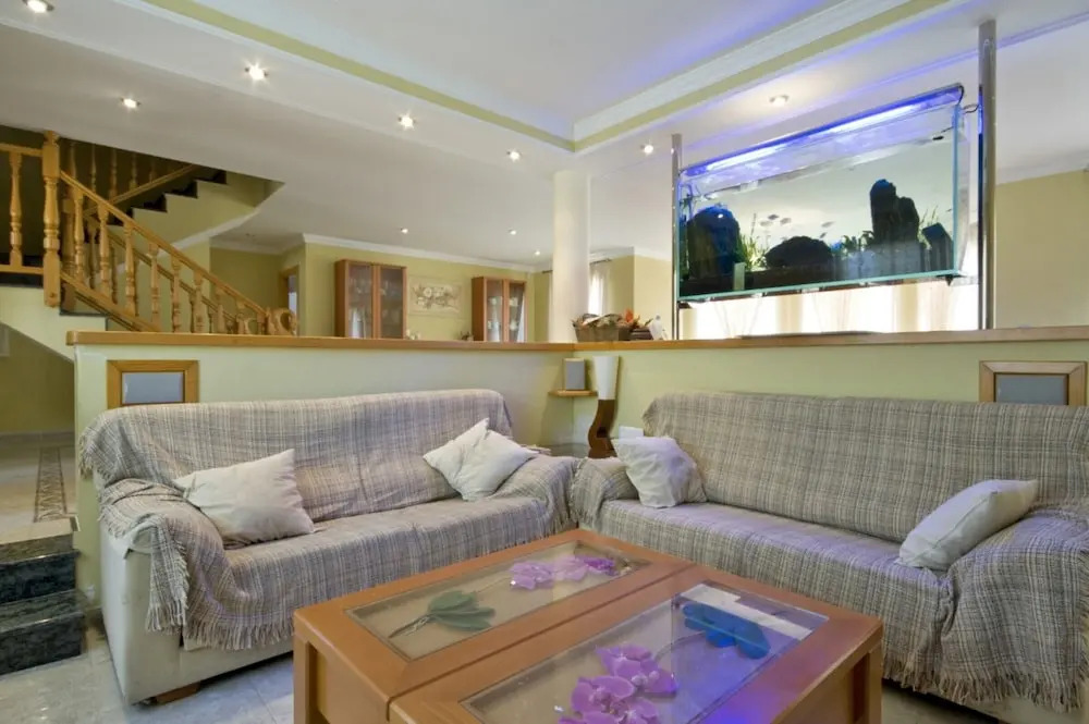 Villa - 4 Bedrooms with Pool, WiFi and Sea views - 104966