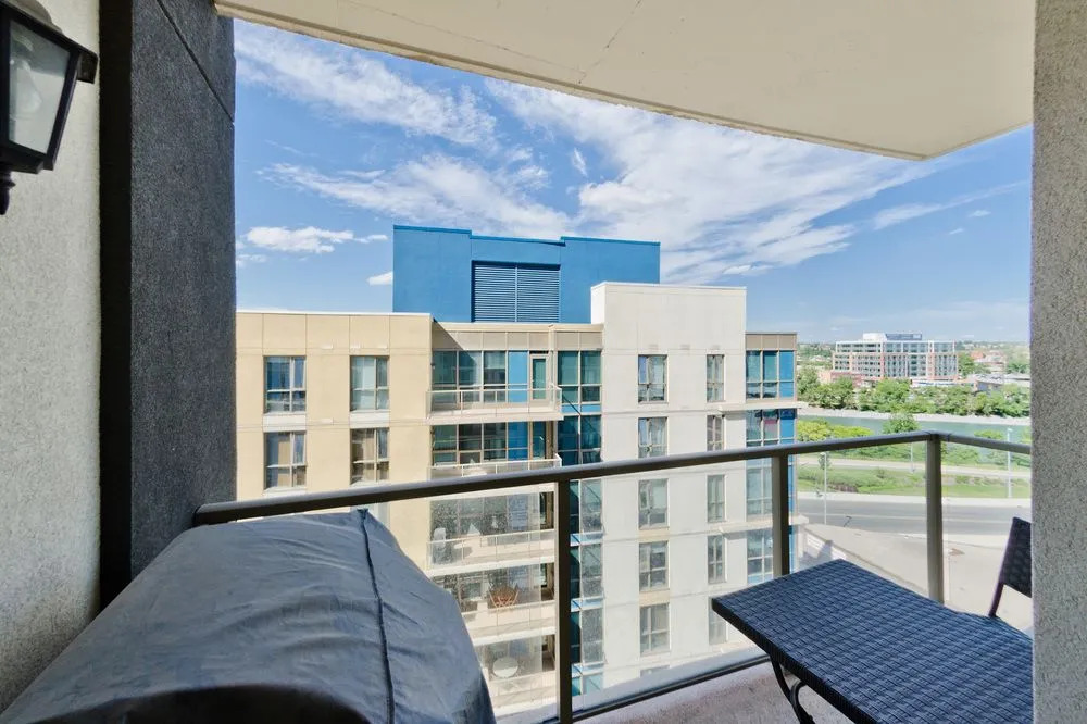 Suite Digs Riverfront