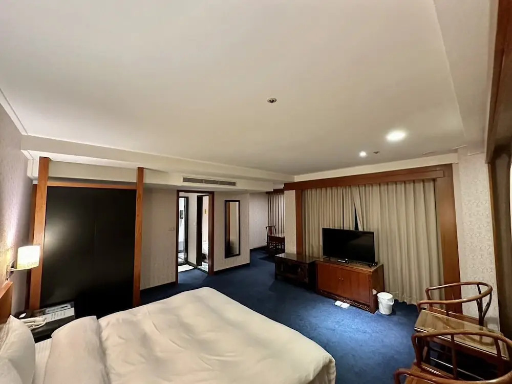 SeekerHotel-Sanchong
