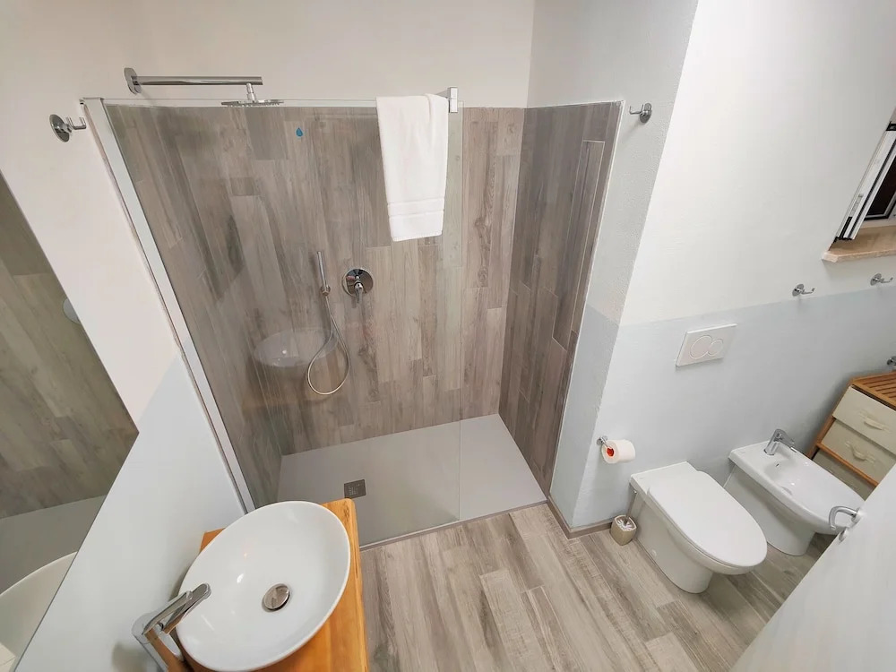 Sea view and ground floor Apartments le Dune