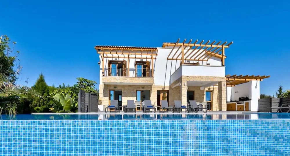Beautiful villa with great outside space - Meo, Aphrodite Hills Resort