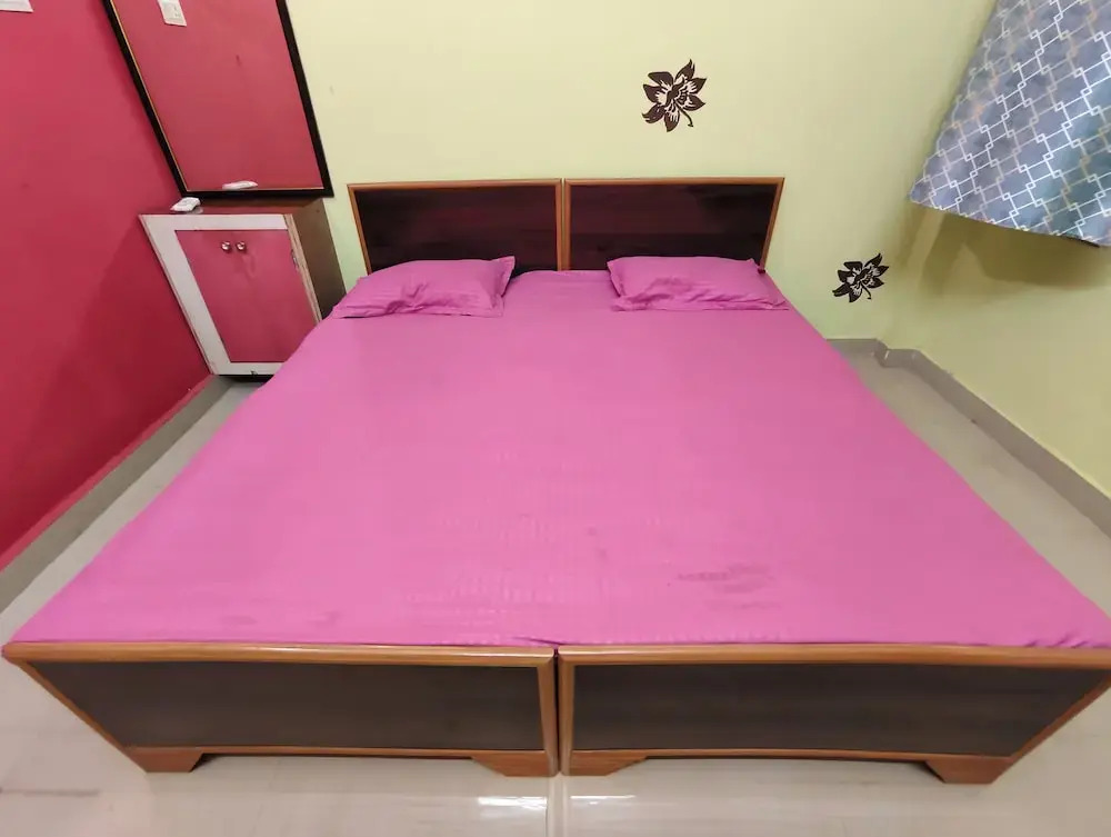 Gauri Shankar P Guest house