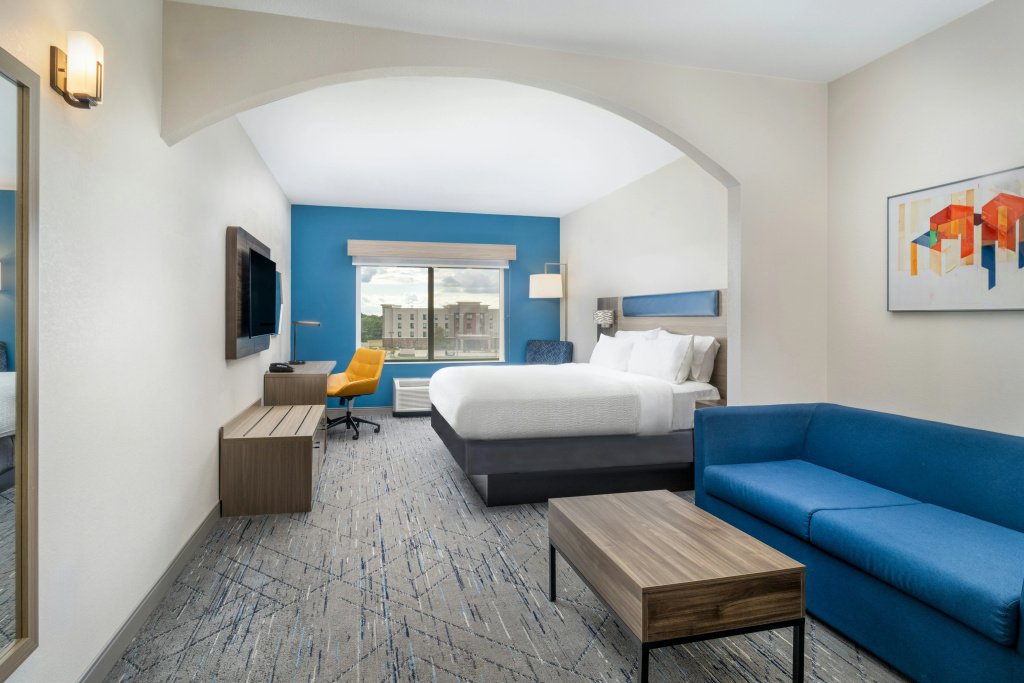 Holiday Inn Express Pratt by IHG