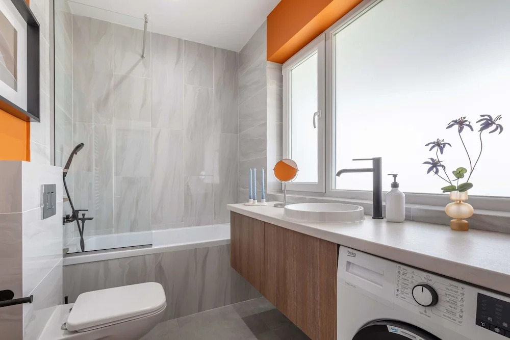 Playful Bright 1BR Near The Faculty of Law