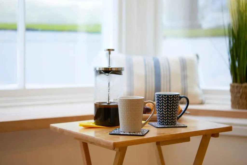 THE HIDEAWAY @ EMPIRE 39, town centre location, close to train station- Yorkshire Coast Holiday Lets.