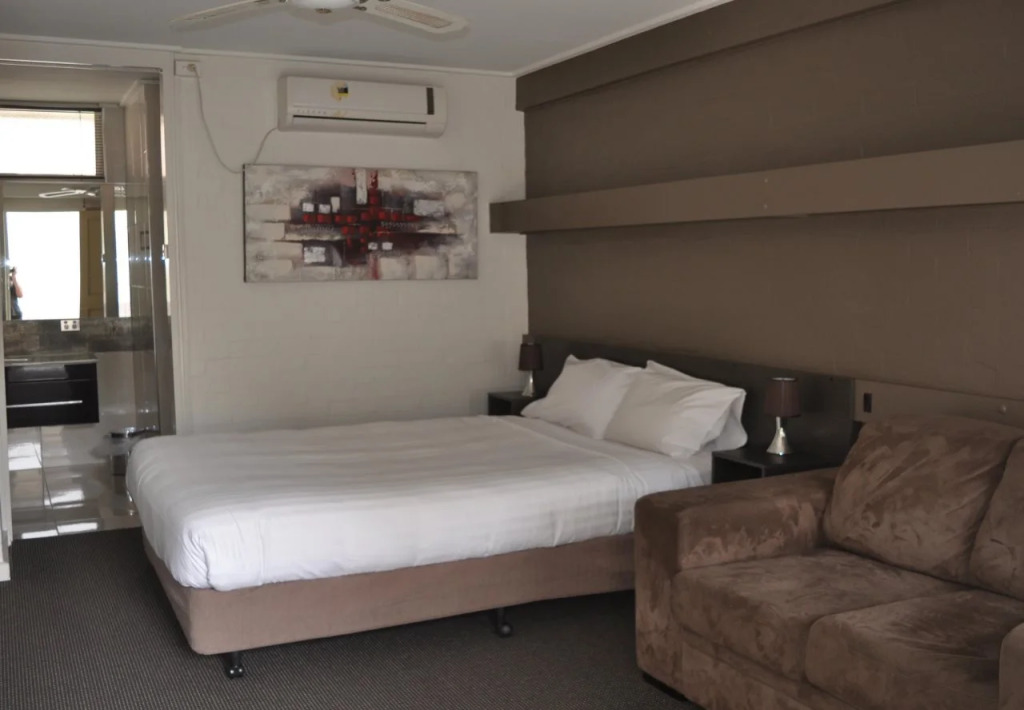 Brougham Arms Hotel