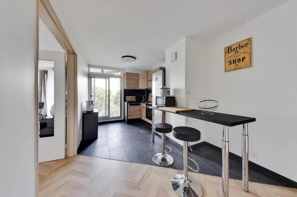 Chic apart with parking and balcony