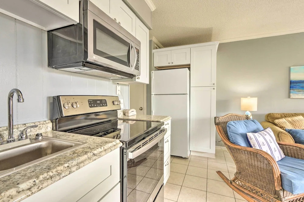 Top Floor Oceanview King Villa - Oceanfront Resort