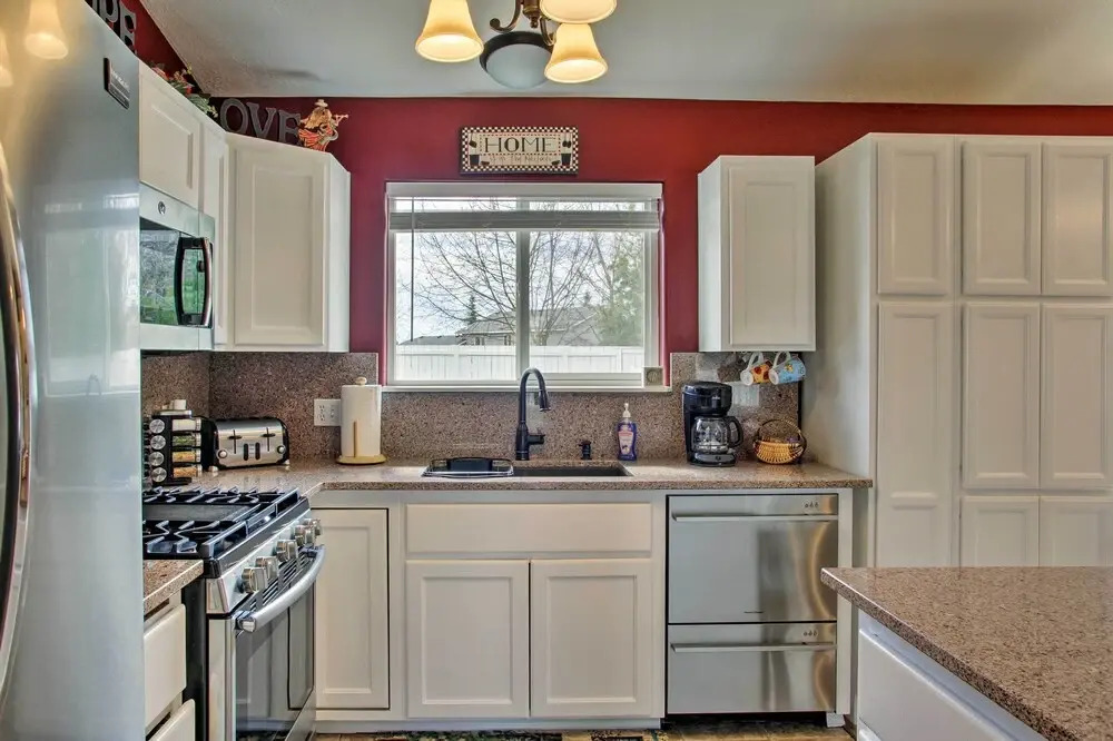 Cozy Getaway w/ Yard & Patio: 4 Mi to Hayden Lake!