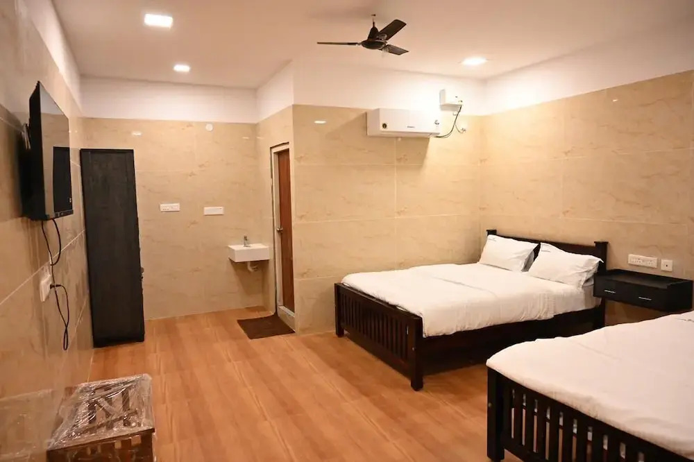 Collection O Tiruvannamalai Formerly Thangam Residency