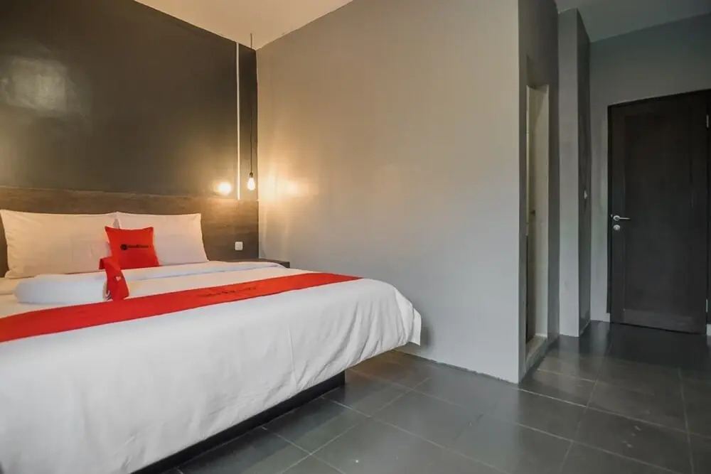 RedDoorz Plus near Maimun Palace 2 Medan