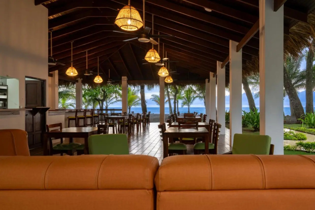 Fuego del Sol Beachfront Hotel