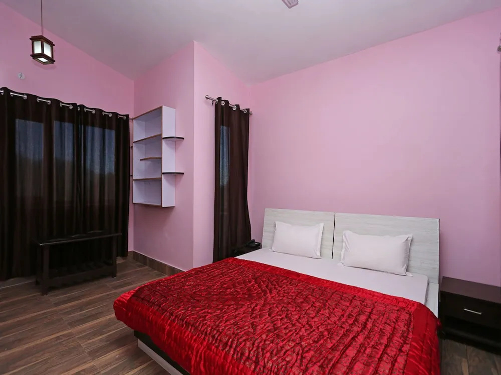 OYO 10946 Home 3BHK Lake View Rainbow Cottage Bhimtal
