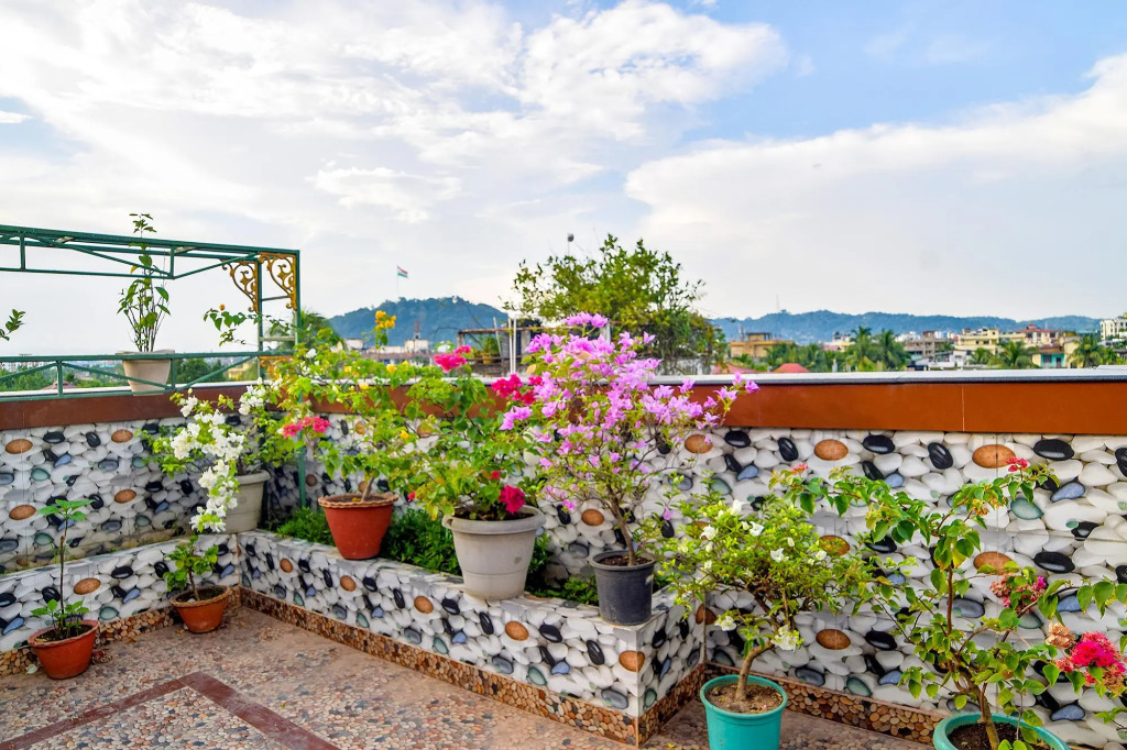 FabHotel IR Luxaria