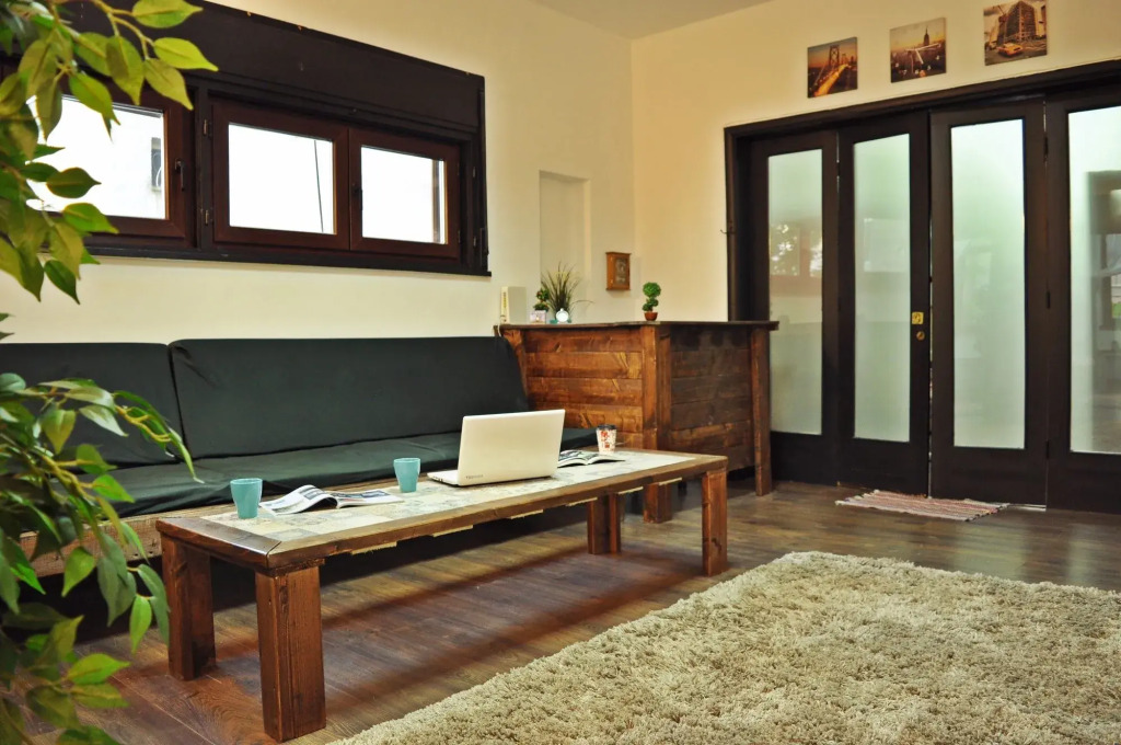 Globe Hostel
