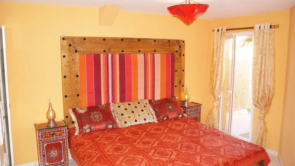 Inn Seventies Cheap & Chic II