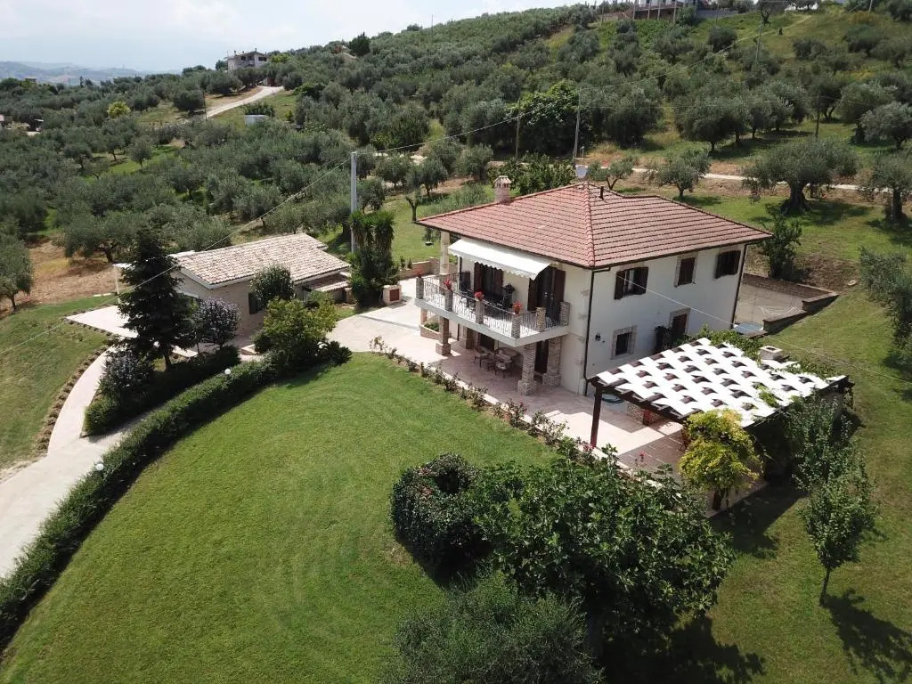 I Tre Laghi Countryhouse 14 posti letti Cottage 10 posti letti