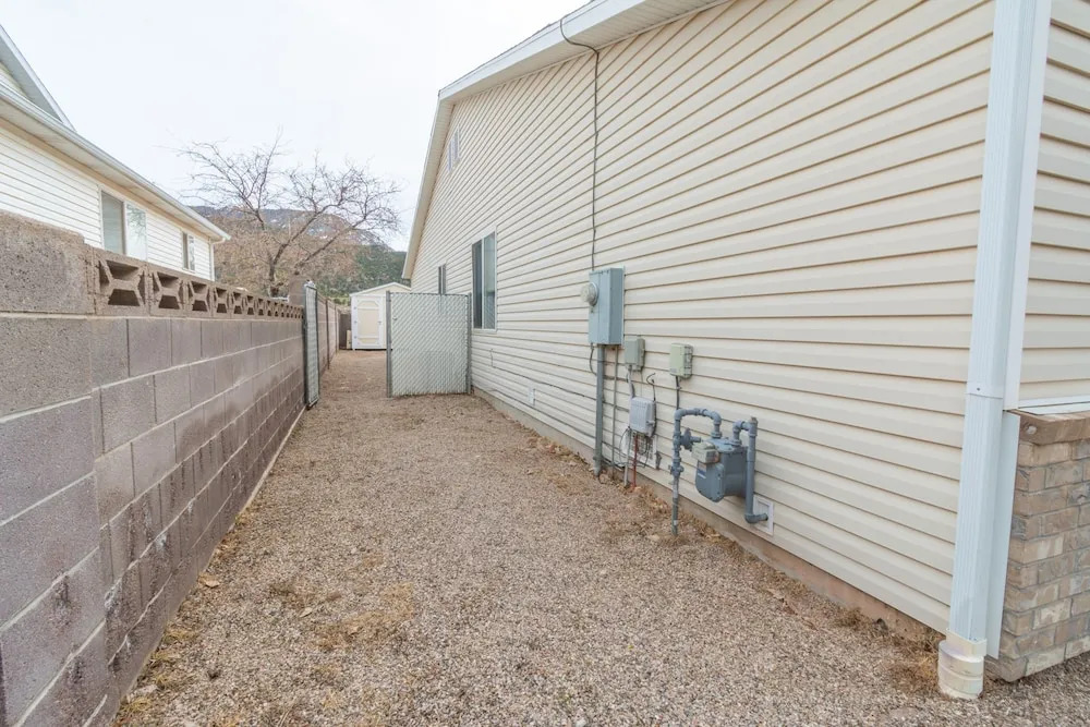 Traveler's Rest 3 Bedroom Home by RedAwning