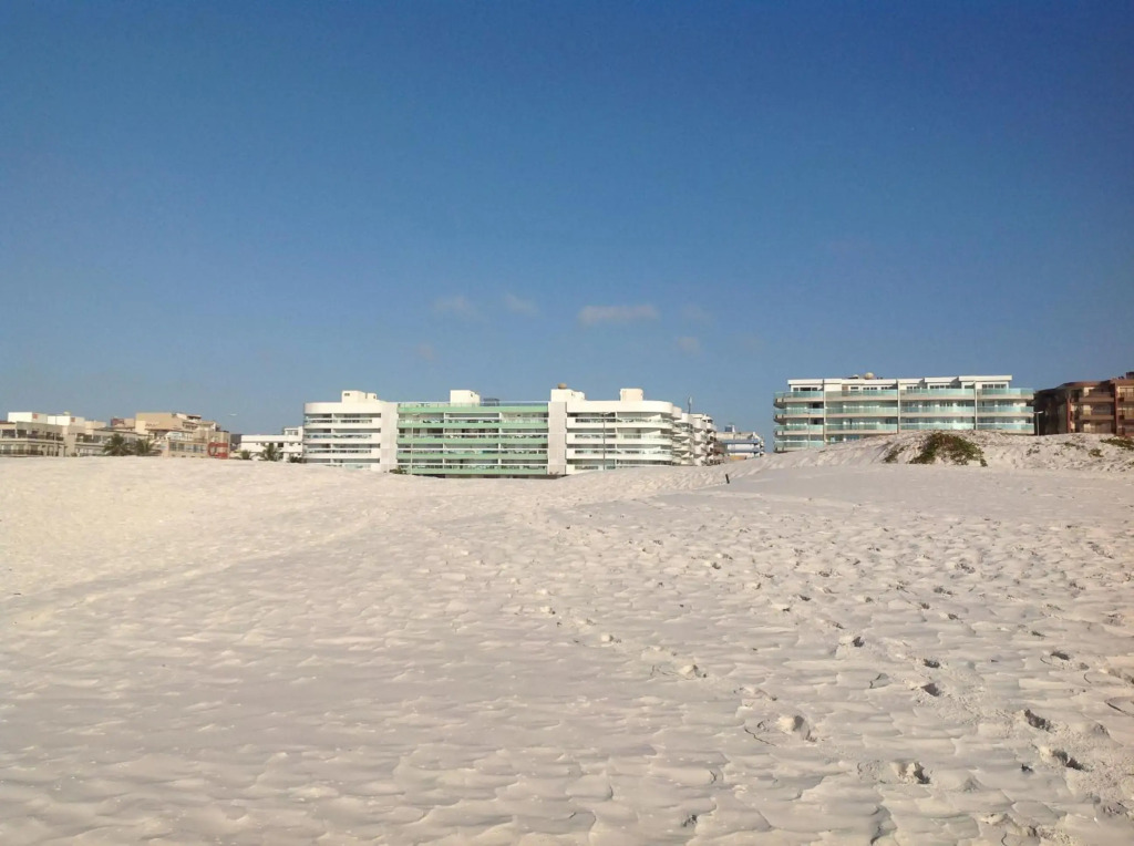 Apartamento 3 Quartos em Frente à Praia do Forte