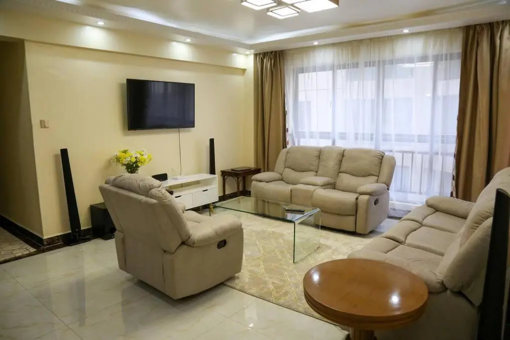 Spacious 3 BDR furnished Apt near junction mall