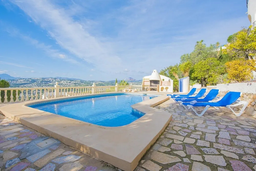 Villa - 5 Bedrooms with Pool, WiFi and Sea views - 104968