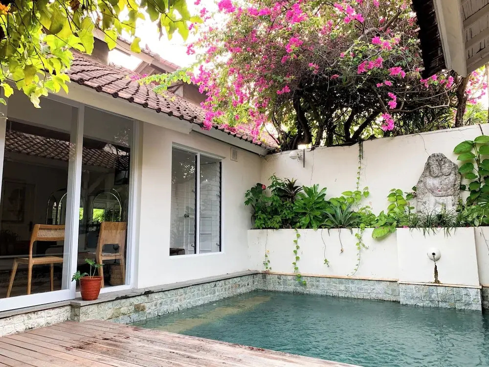 Tropical Oasis 2 BR Villa - Near Beach