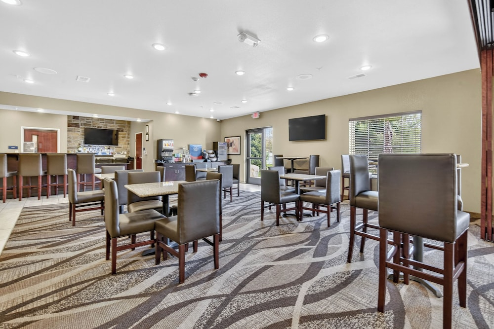 Cobblestone Hotel & Suites - Eaton