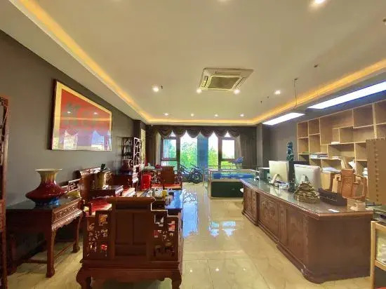 Noble International Hotel