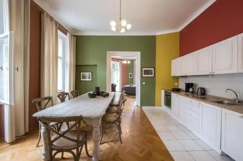 Liliova Apartments