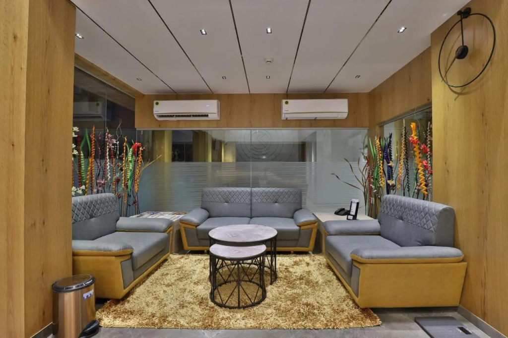 7 Orbit Hotel, Surat