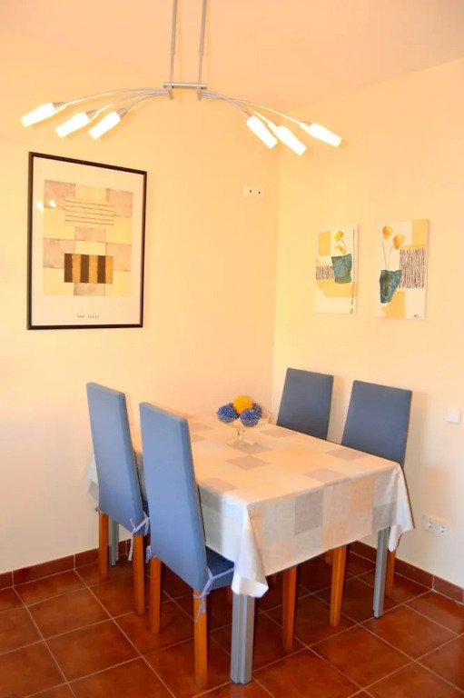 La Maison Jaune