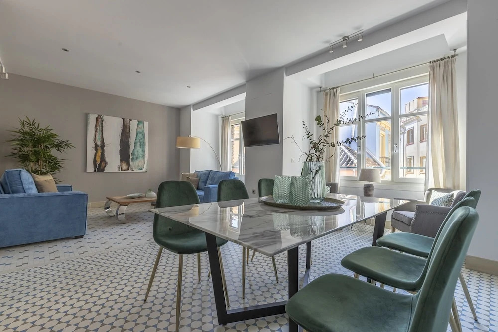 Living4Malaga Granada Supreme