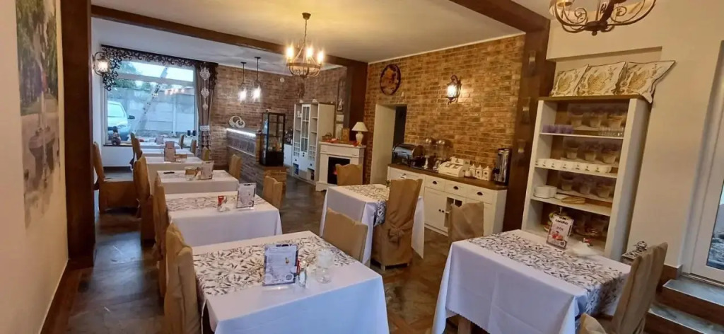 Pokoje i apartamenty IWONA