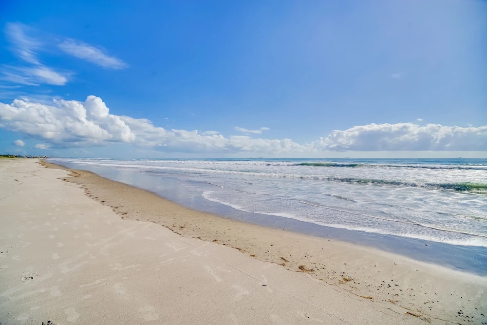 Florida Retreat w/ Pool, Hot Tub & Beach Access!