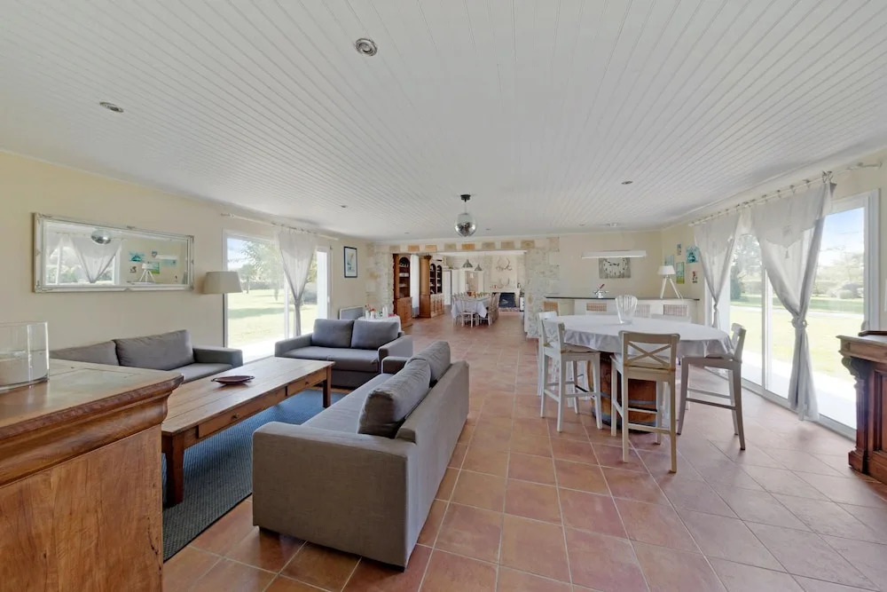 Villa With 5 Bedrooms in Saint-germain-d'esteuil, With Private Pool, E